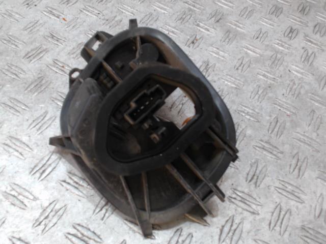 Base portalampade fanale posteriore destro PEUGEOT 208 1 PHASE 2 Diésel - 1
