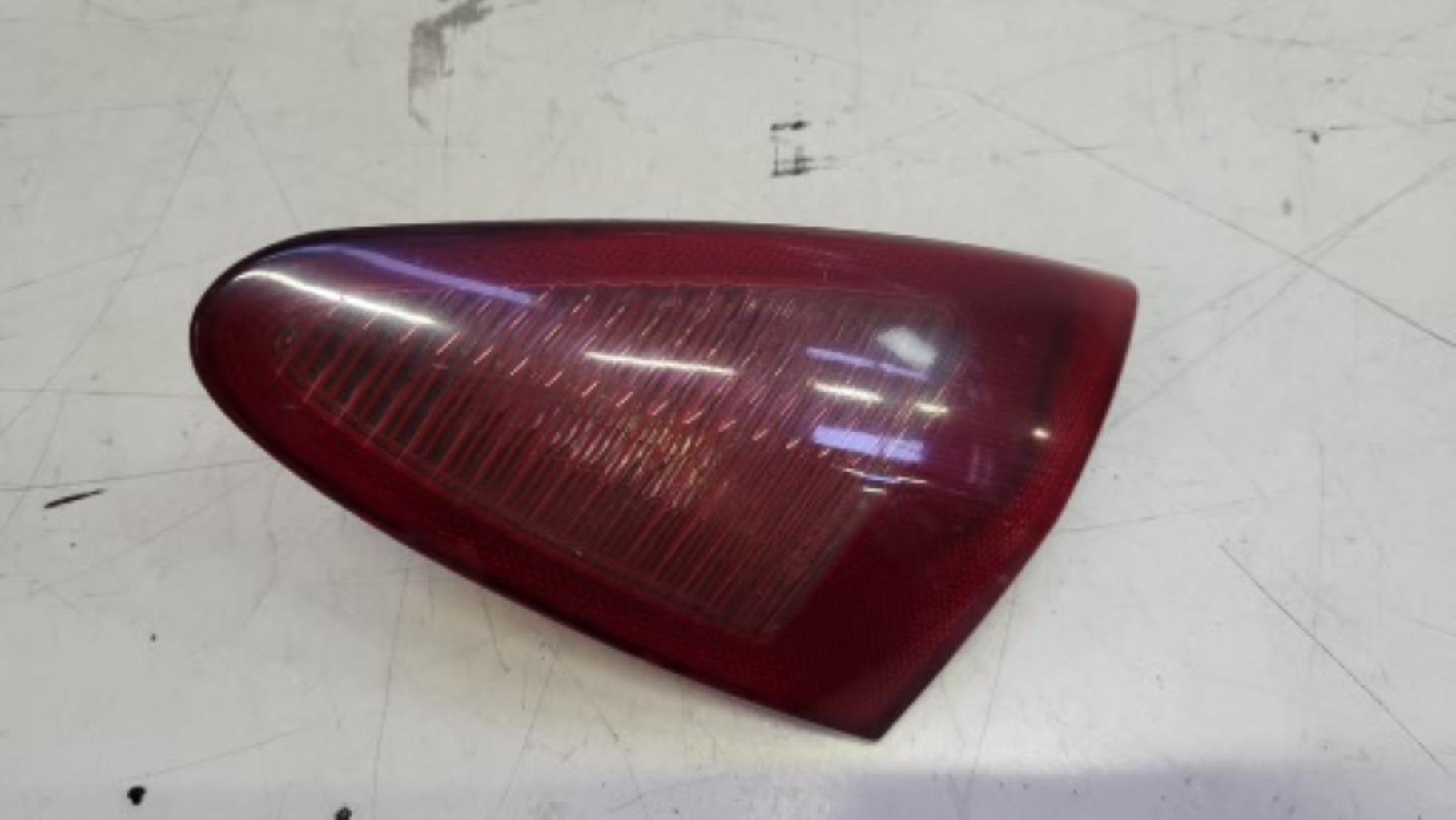 Feu arriere secondaire droit (feux) ALFA ROMEO 147 PHASE 1 Essence - 1