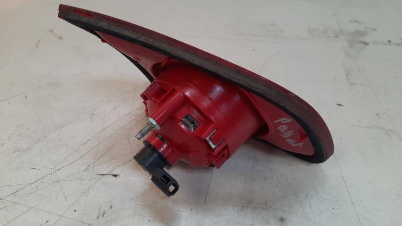 Feu arriere secondaire droit (feux) VOLKSWAGEN PASSAT 5 BREAK  - 1