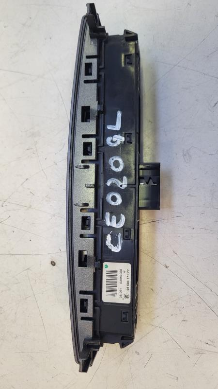 Bouton de warning PEUGEOT 308 1 SW PHASE 1 BREAK Diesel - 1