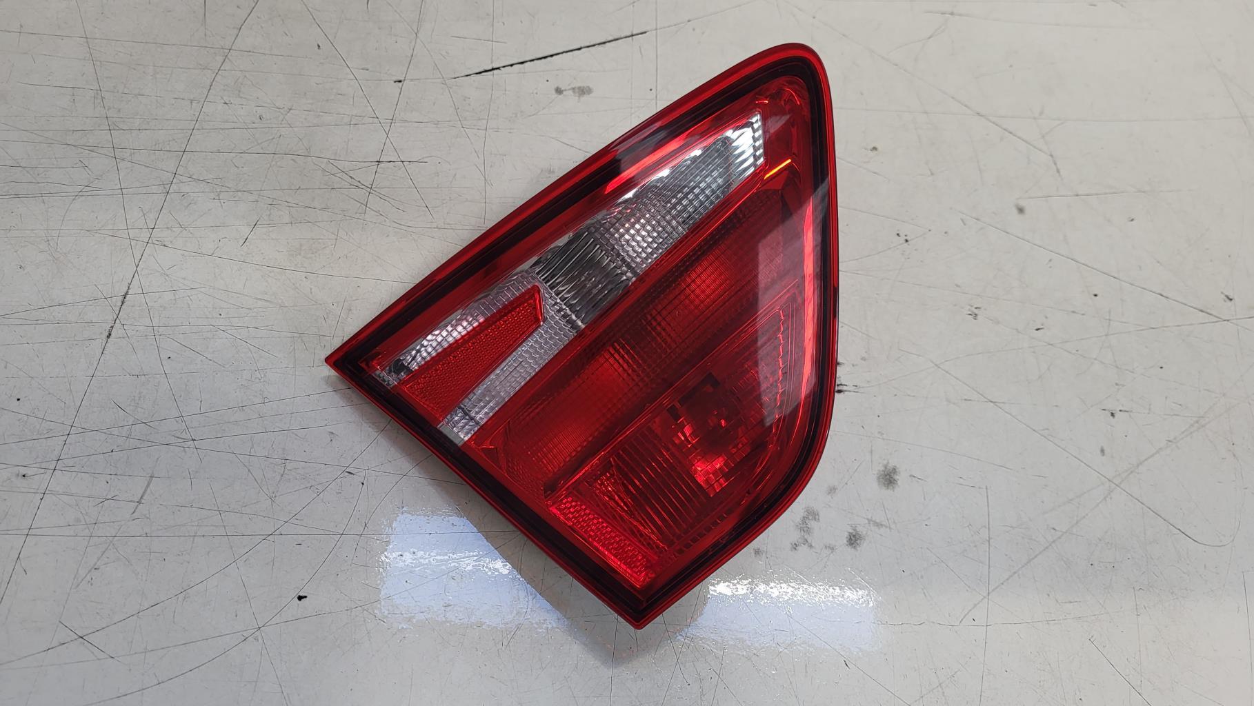 Feu arriere secondaire gauche (feux) SEAT TOLEDO 4 Diesel - 1