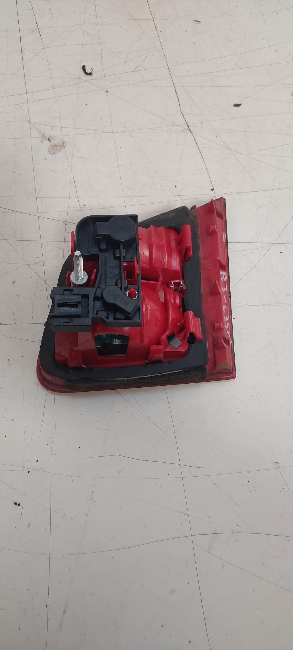 Feu arriere secondaire gauche (feux) CITROEN C5 2 Diesel - 1