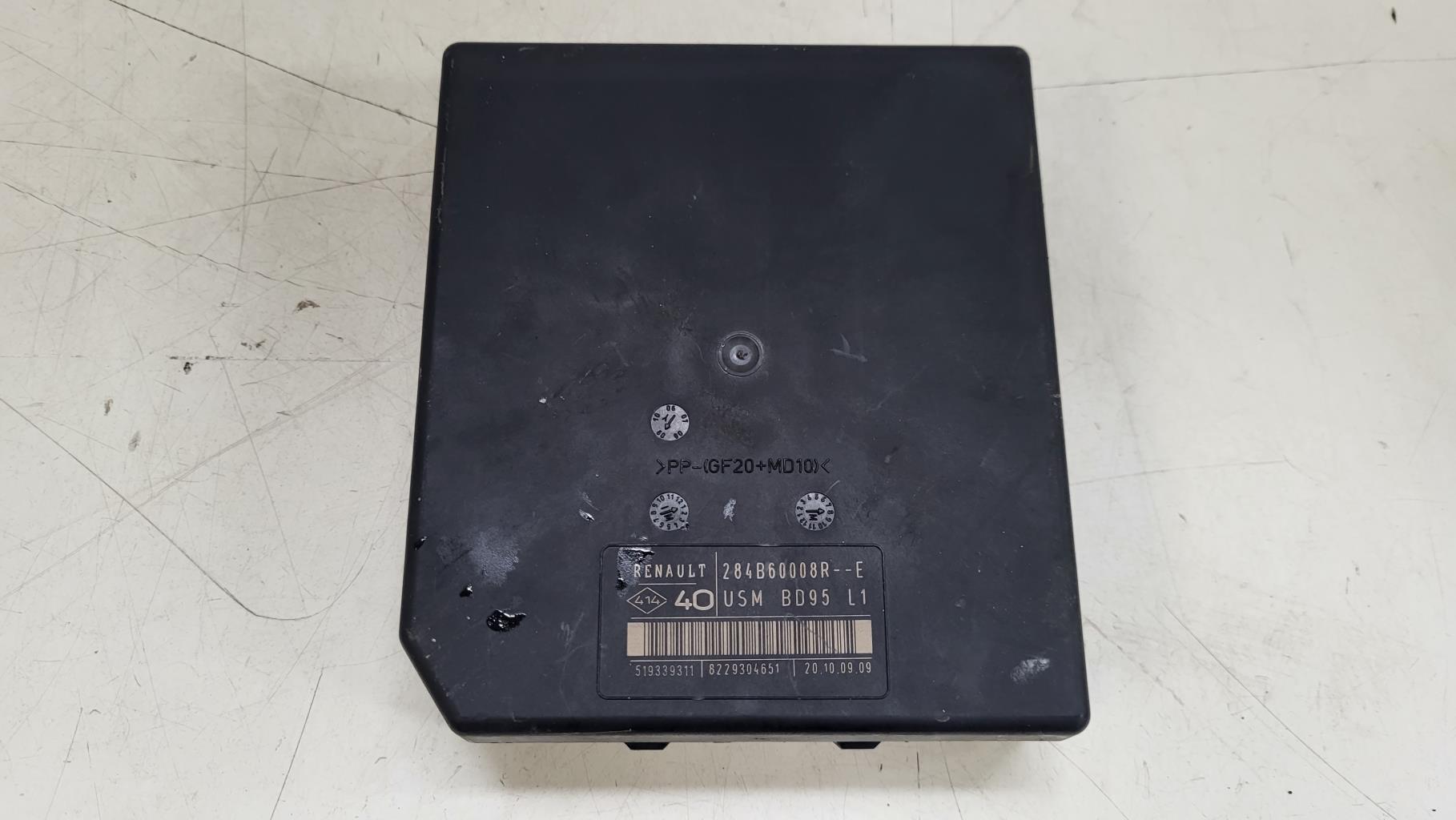 Boitier servitude moteur (BSM) RENAULT MEGANE 3 PHASE 1 COUPE Diesel - 1