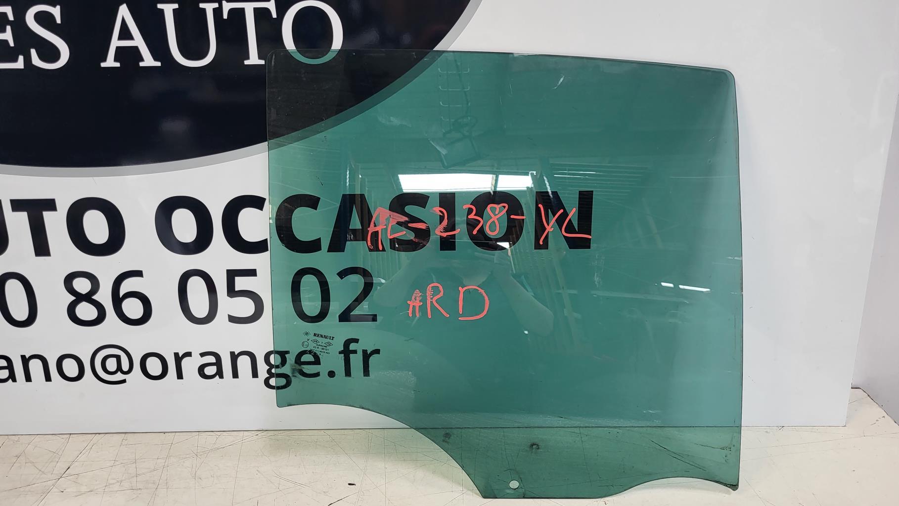 Vitre arriere droit RENAULT CLIO 3 PHASE 2  - 1
