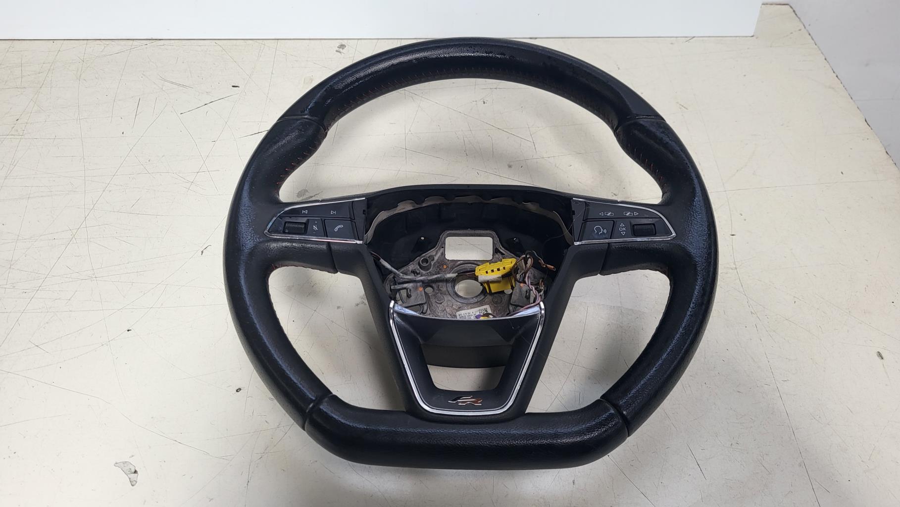 Volant SEAT IBIZA 4 PHASE 3 Essence - 1