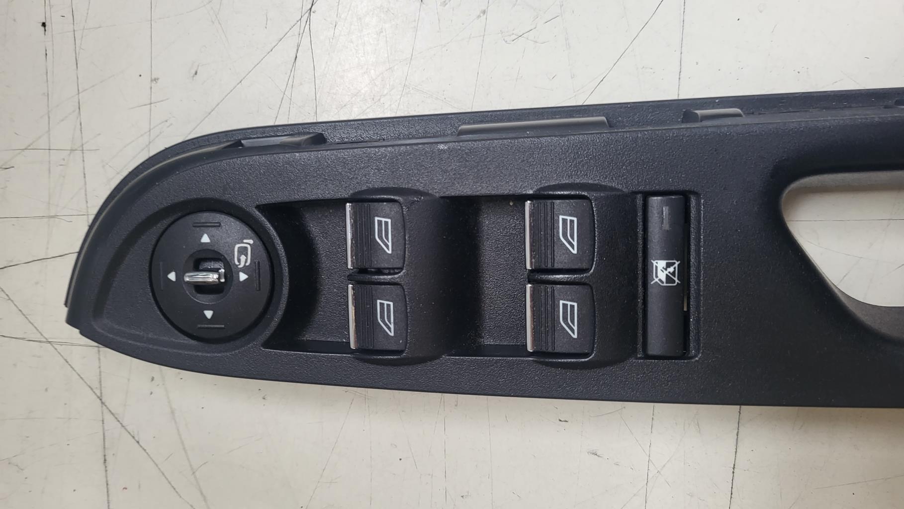 Interrupteur de leve vitre avant gauche FORD B-MAX Diesel - 1