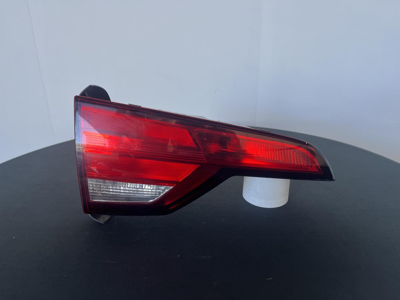 Feu arriere secondaire gauche (feux) AUDI A4 4 AVANT PHASE 1 BREAK Diesel - 1