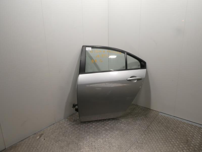 Porte arriere gauche nissan primera 4