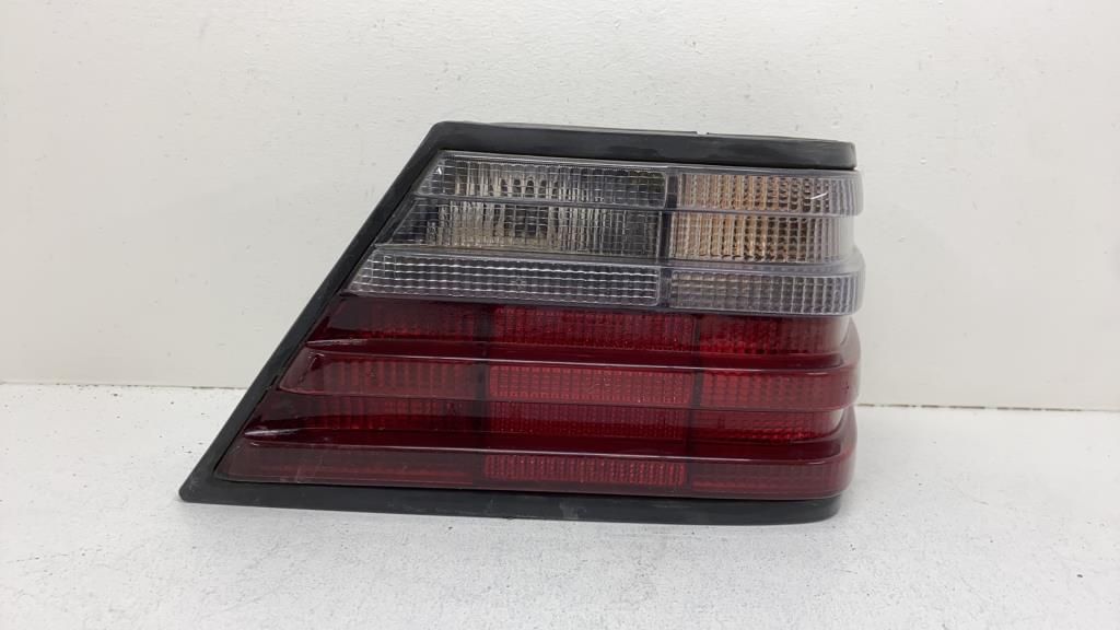 Feu arriere principal droit (feux) mercedes 200 w124 phase 1
