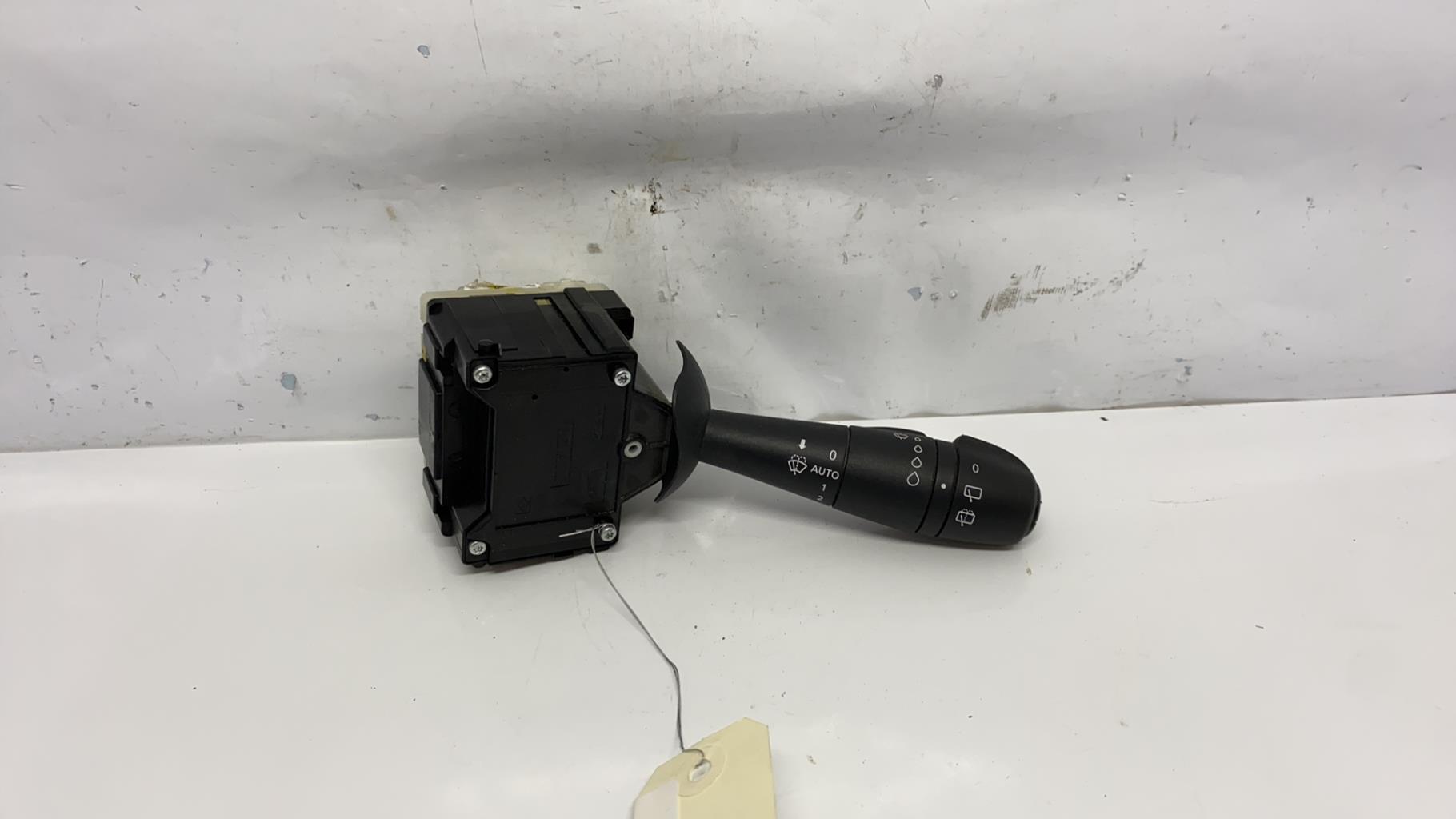 Commodo d'essuie glaces renault clio 4 phase 2
