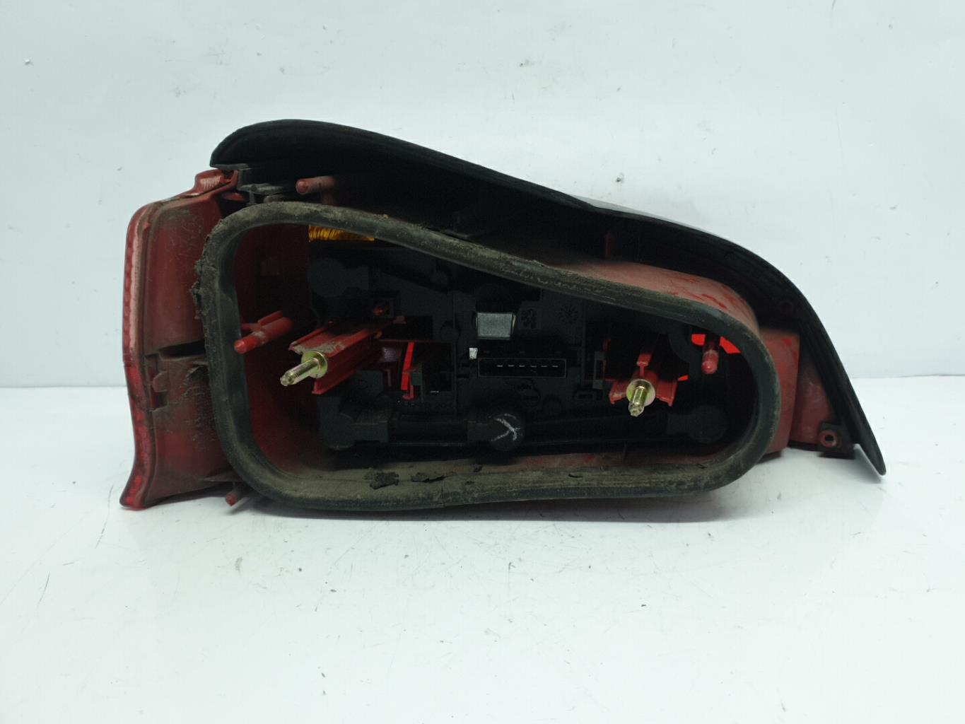 Feu arriere principal droit (feux) peugeot 106 phase 1