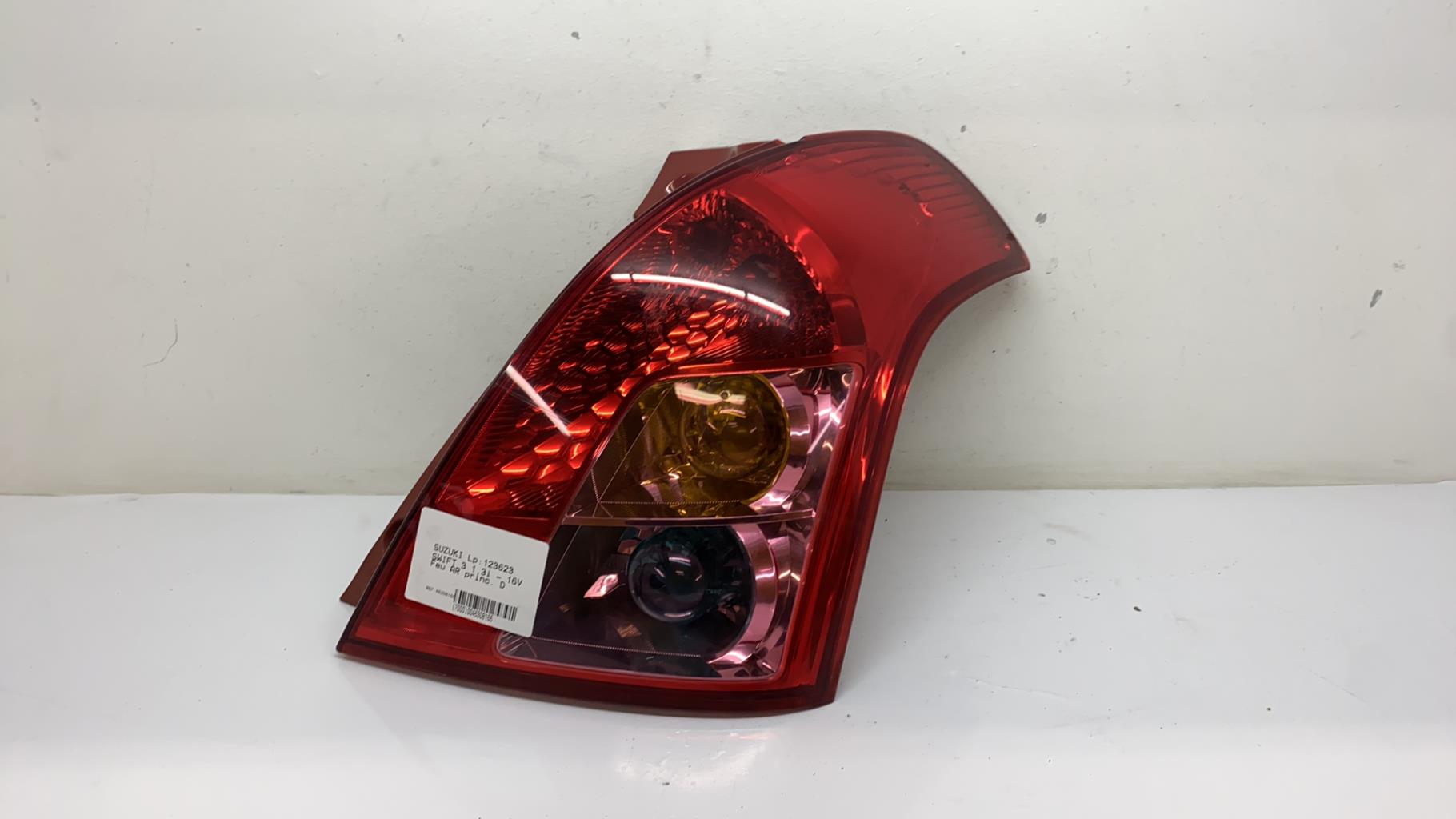 Feu arriere principal droit (feux) suzuki swift 3