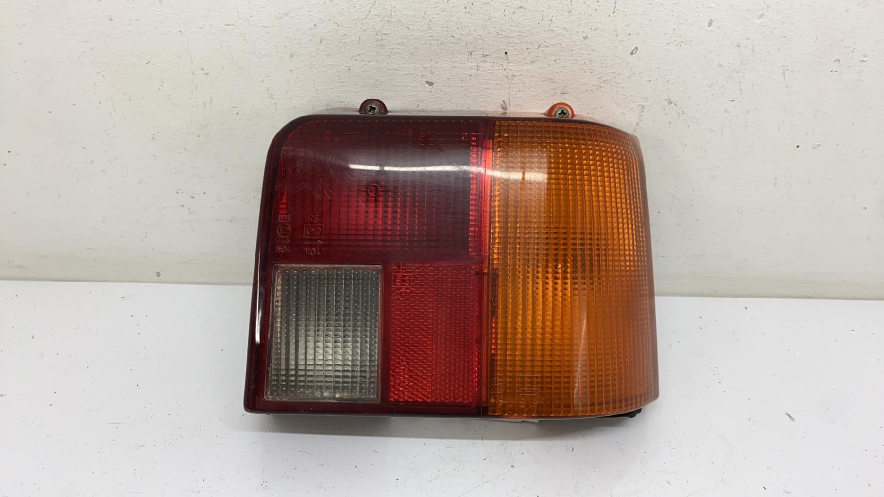 Feu arriere principal droit (feux) peugeot 205 phase 2