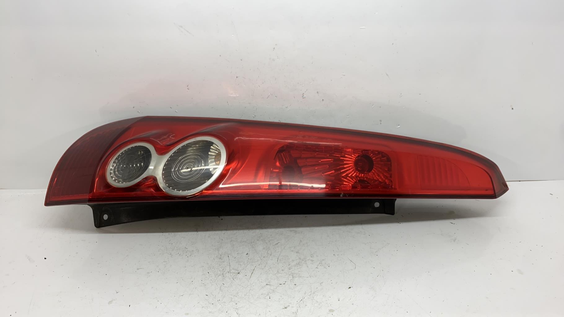 Feu arriere principal gauche (feux) ford fiesta 5 phase 2