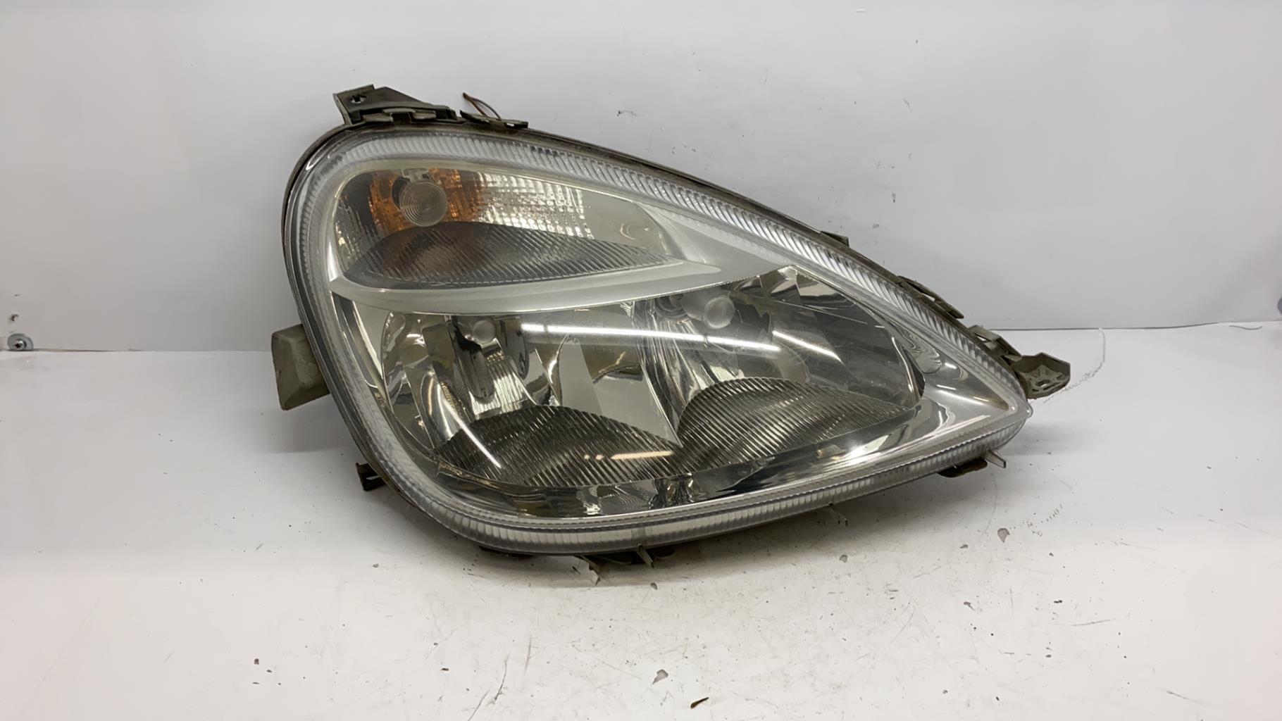 Optique avant principal droit (feux)(phare) mercedes classe a 168 phase 2