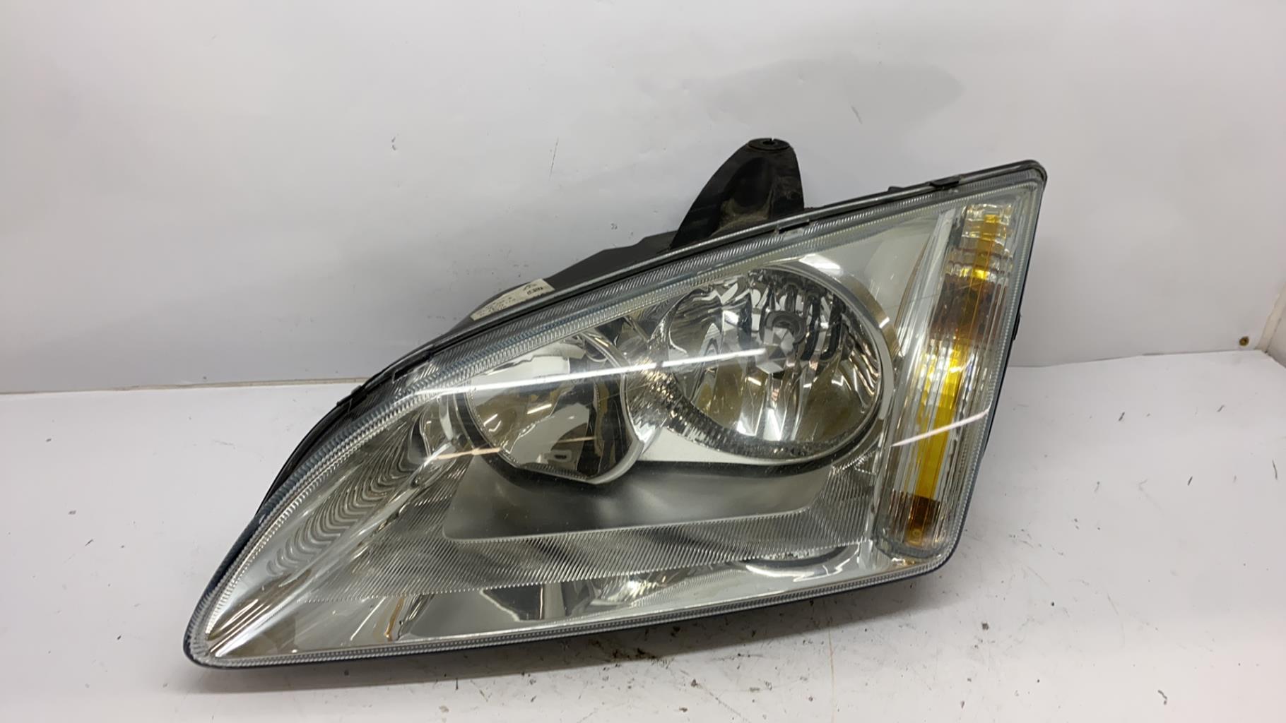 Optique avant principal gauche (feux)(phare) ford focus 2 phase 1