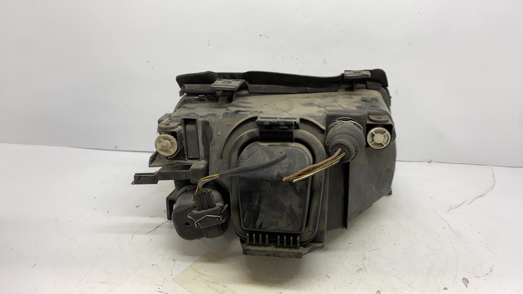 Optique avant principal gauche (feux)(phare) audi a4 1 phase 1