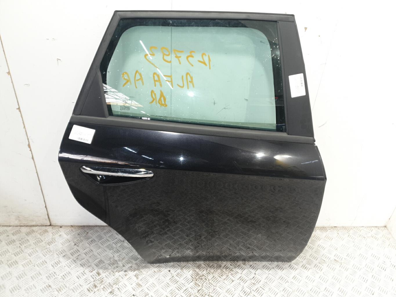 Porte arriere droit alfa romeo 159 break