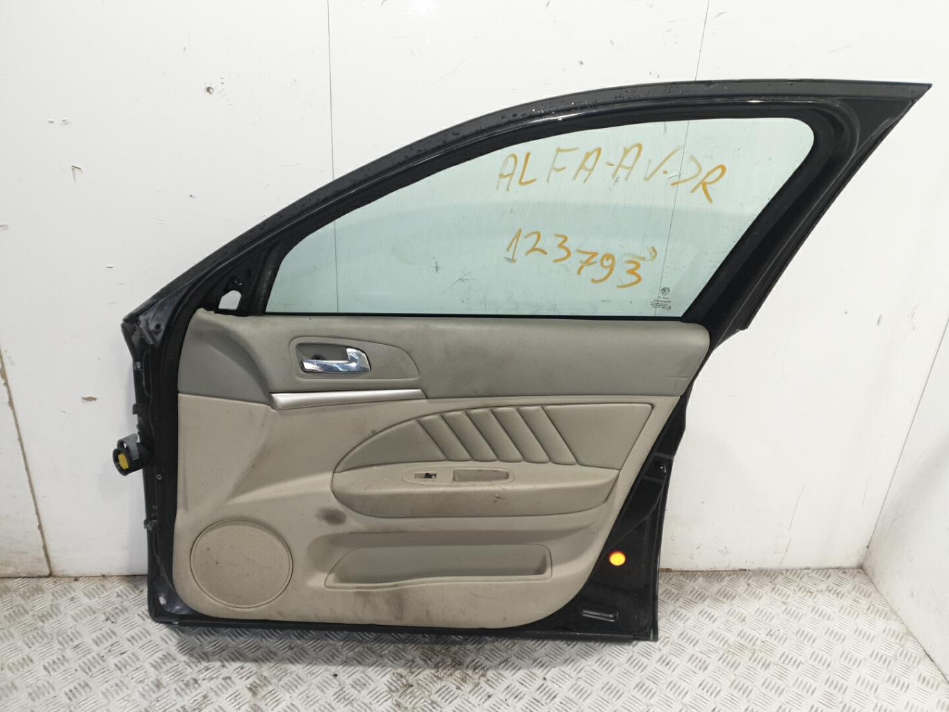 Porte avant droit alfa romeo 159 break