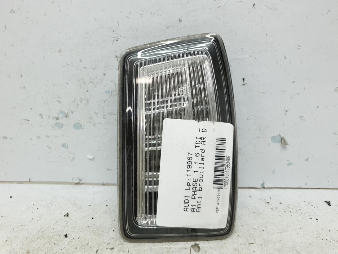 Anti brouillard arriere droit audi a1 1 phase 1