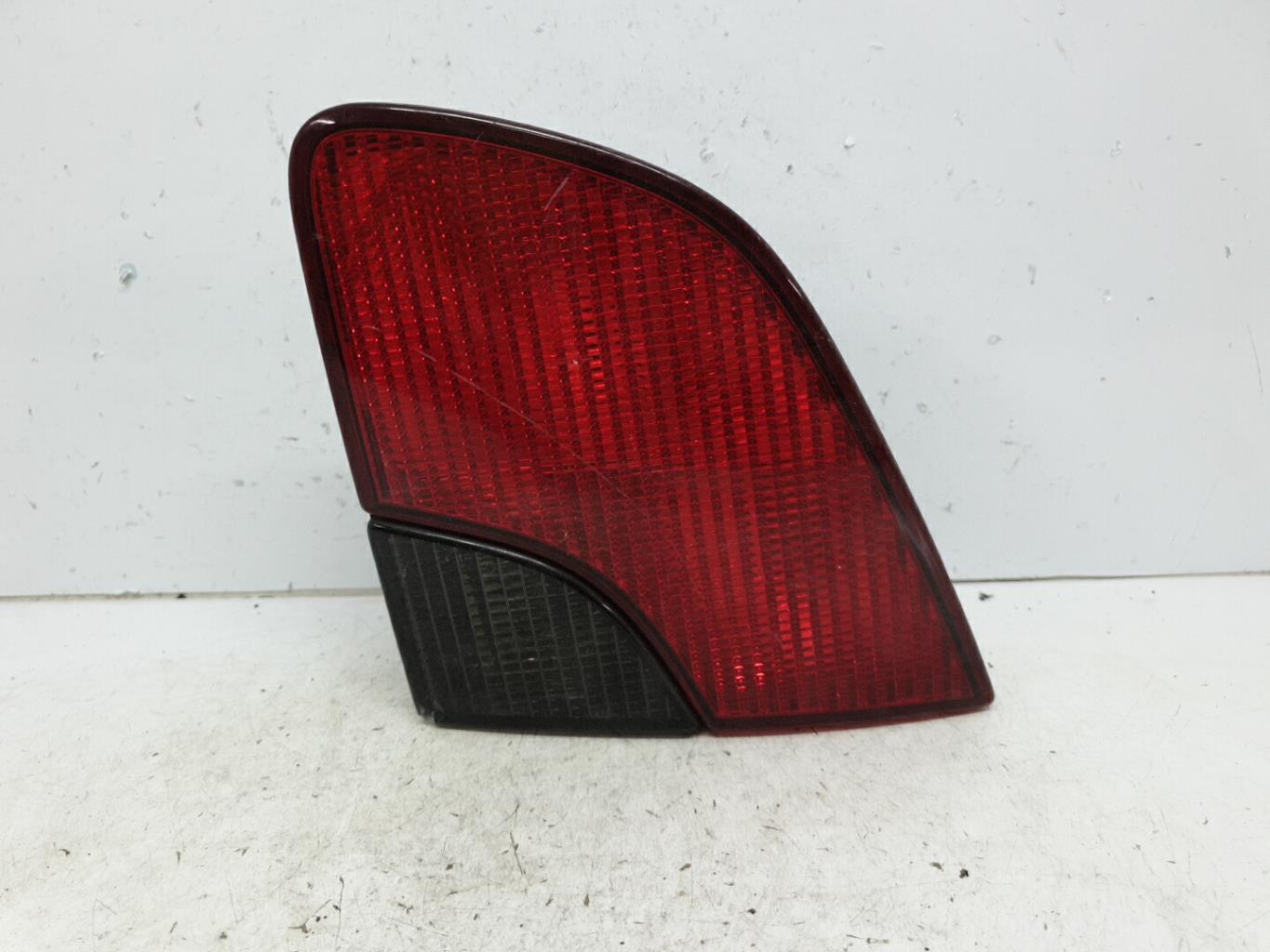 Feu arriere secondaire droit (feux) peugeot 406 phase 2 break
