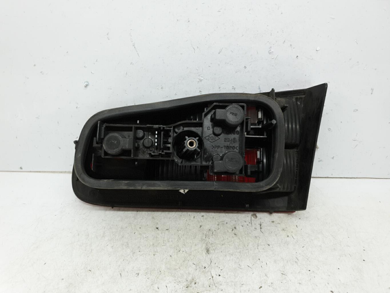 Feu arriere secondaire gauche (feux) renault laguna 2 phase 1
