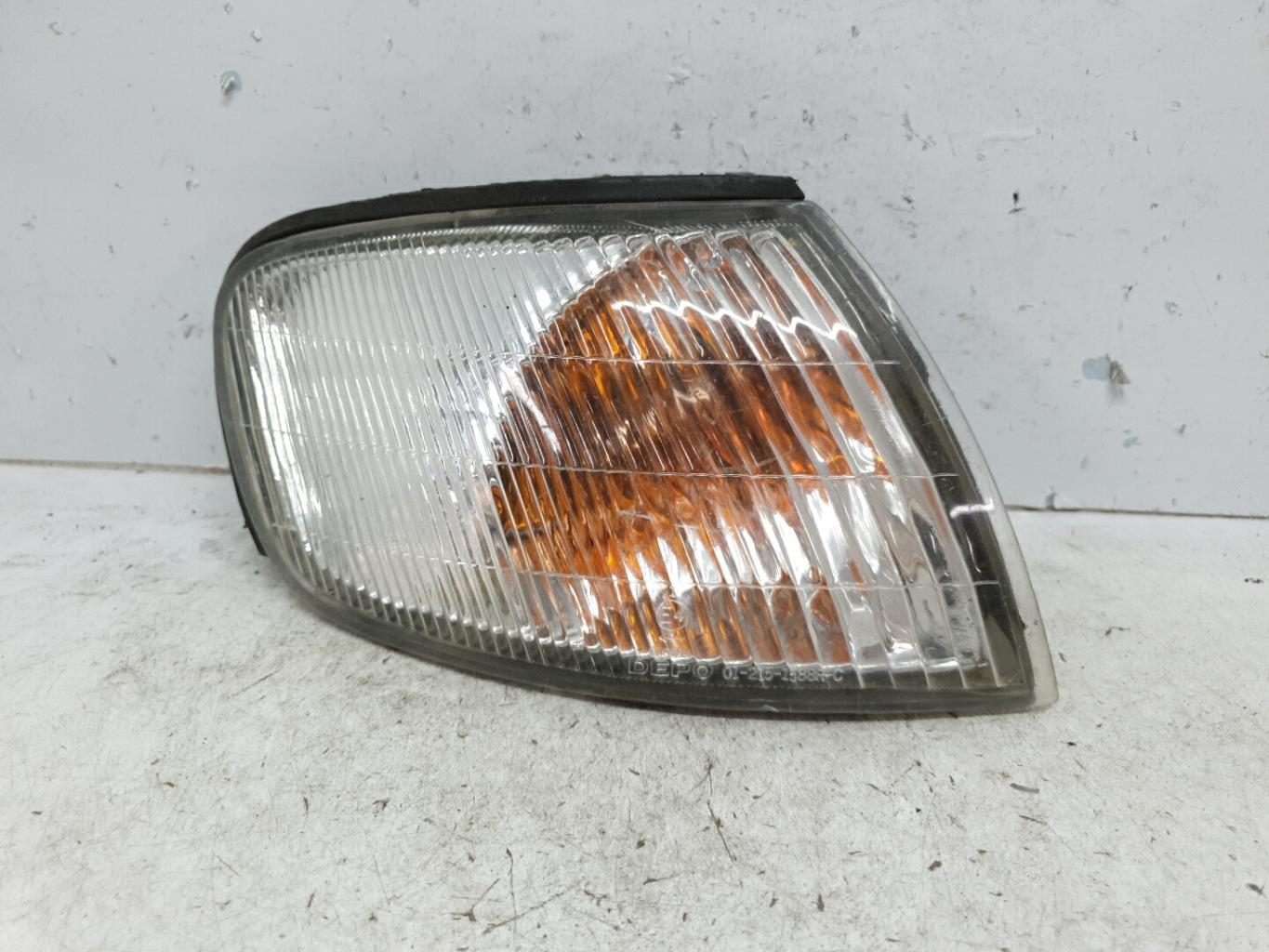 Optique avant secondaire droit (feux)(clignotant) nissan almera 1 phase 2