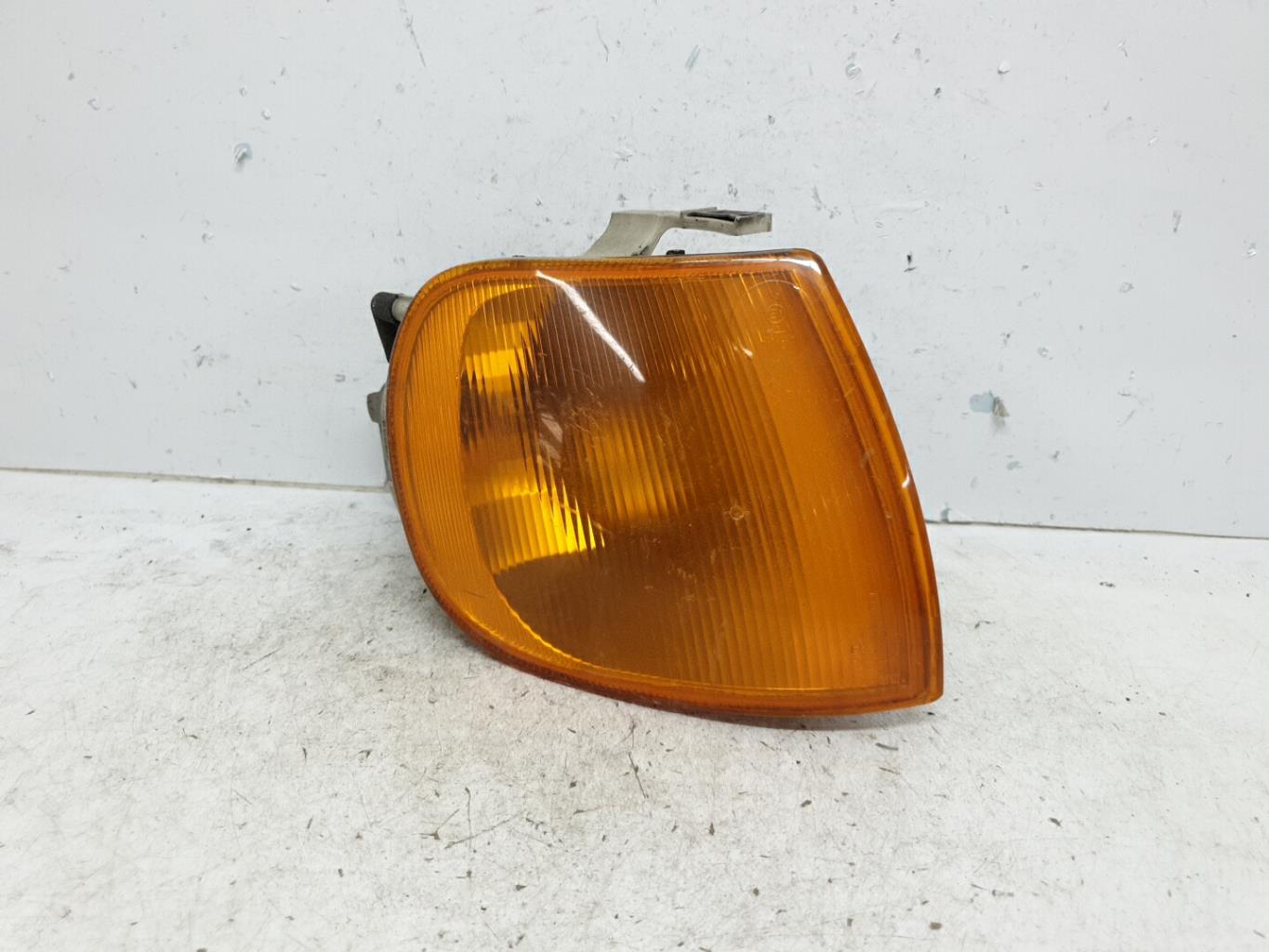 Optique avant secondaire droit (feux)(clignotant) volkswagen polo 3 phase 1