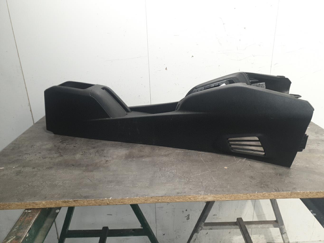 Console central (interieur plastique) peugeot 208 1 phase 1