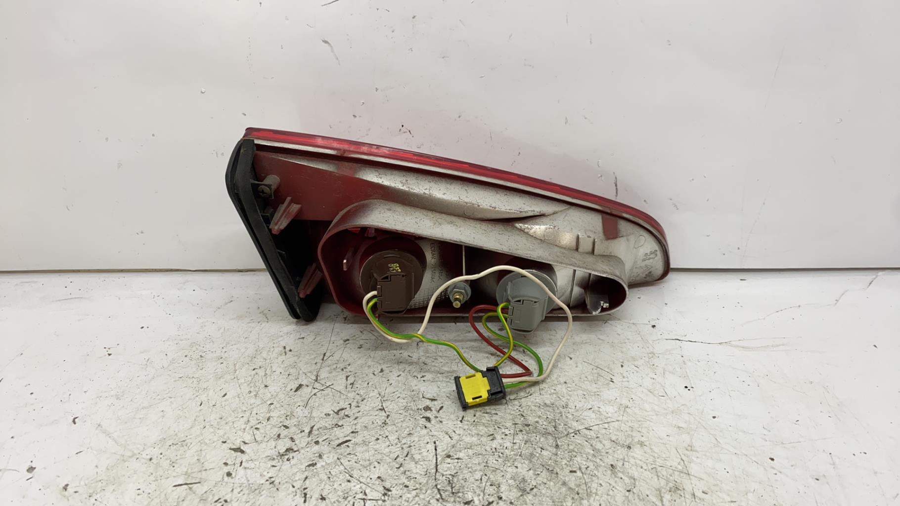 Feu arriere secondaire droit (feux) peugeot 607 phase 1