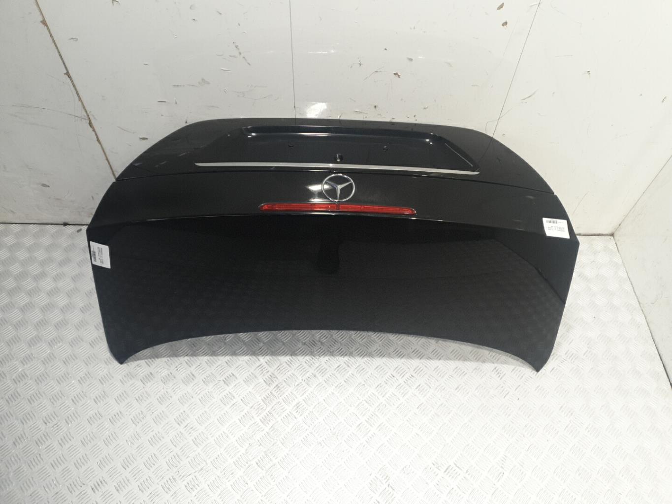 Malle/Hayon arriere mercedes classe e 211 phase 1