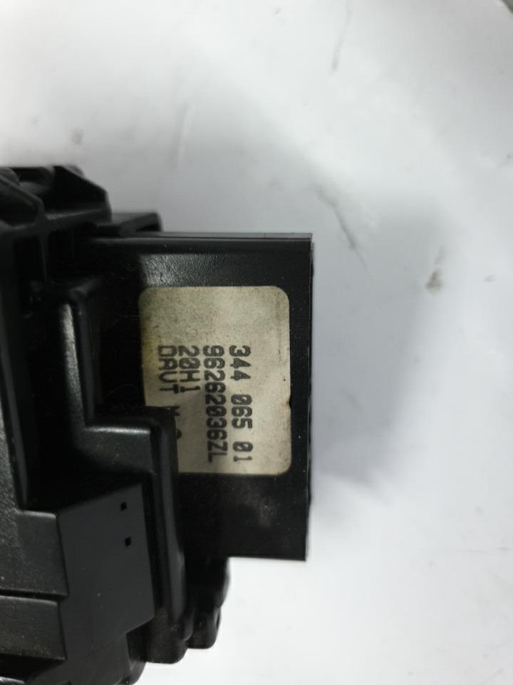 Commodo d'essuie glaces peugeot 206 phase 1 cabriolet