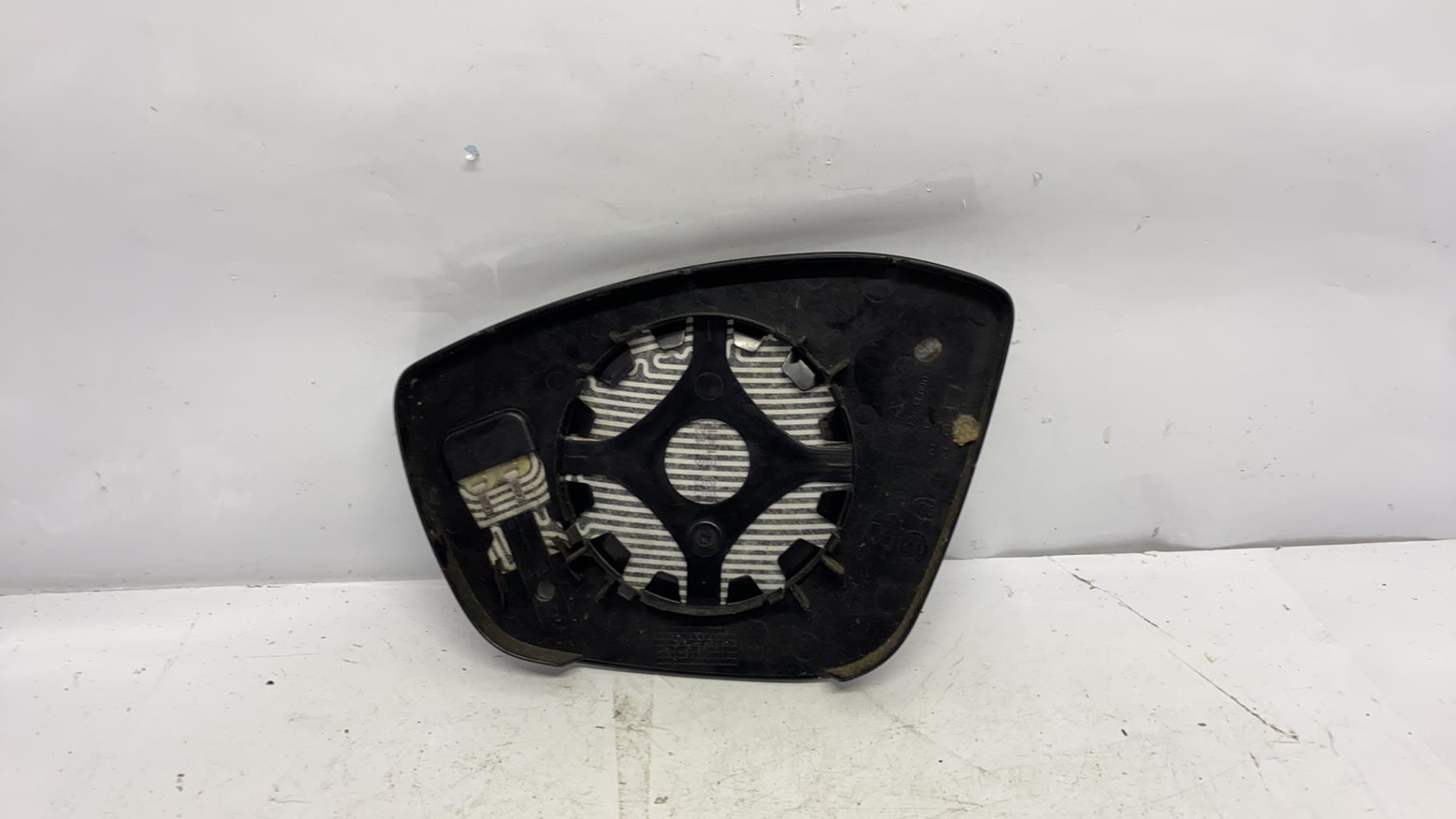 Glace retroviseur droit peugeot 208 1 phase 1