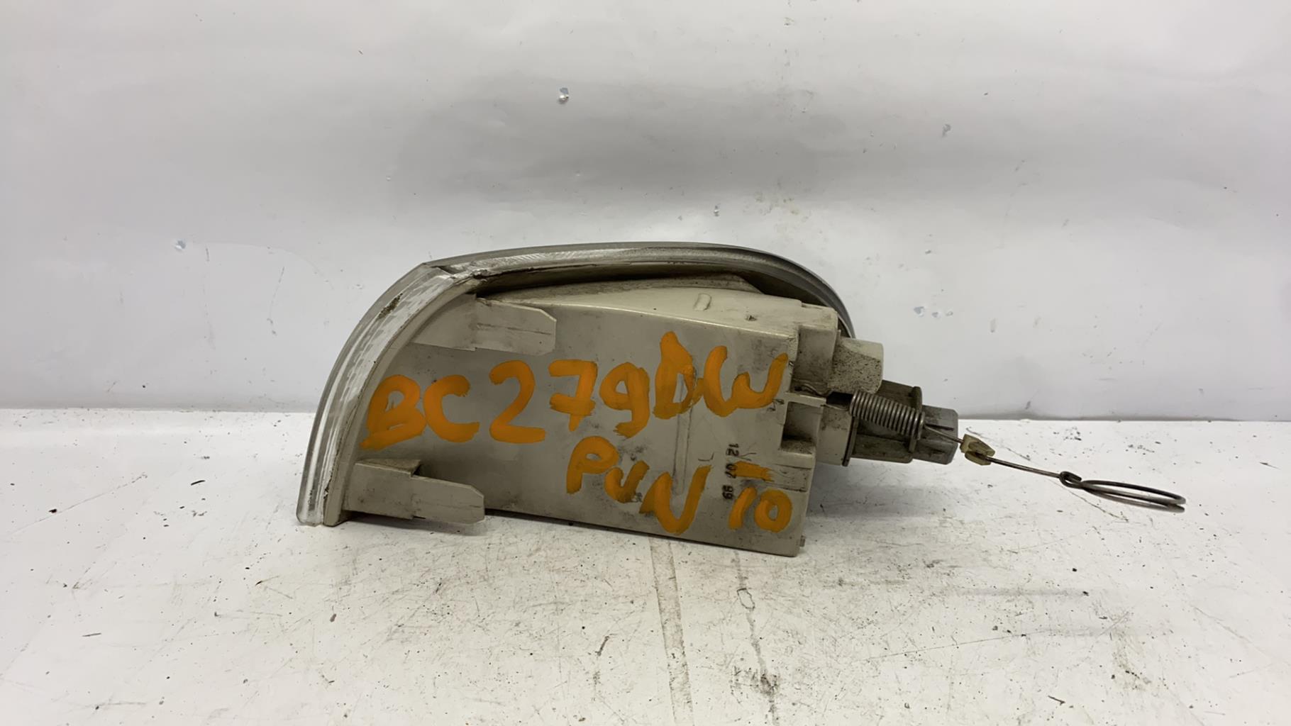 Optique avant secondaire droit (feux)(clignotant) fiat punto 1 phase 1