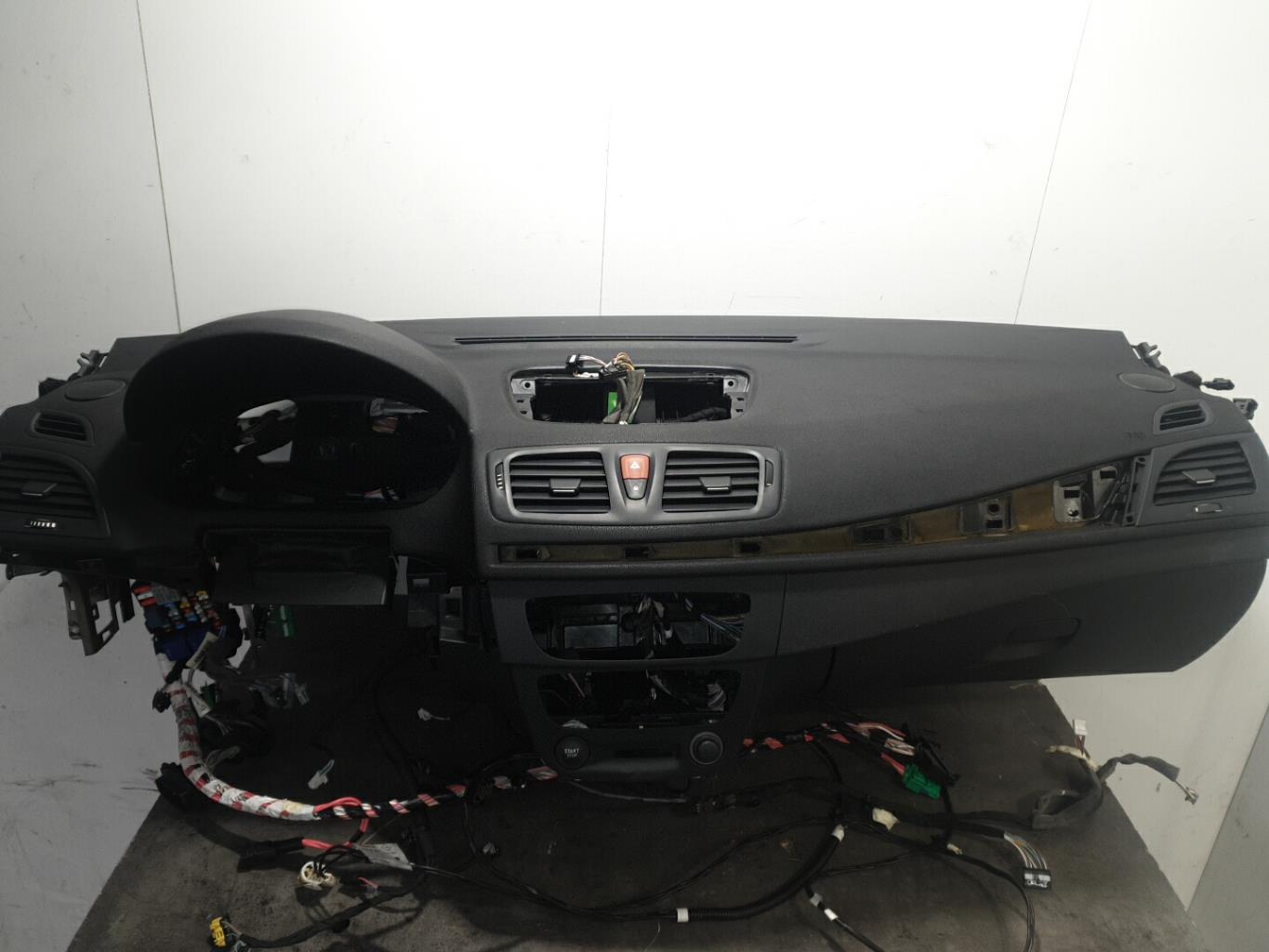 Planche de bord complete renault megane 3 phase 1 coupe