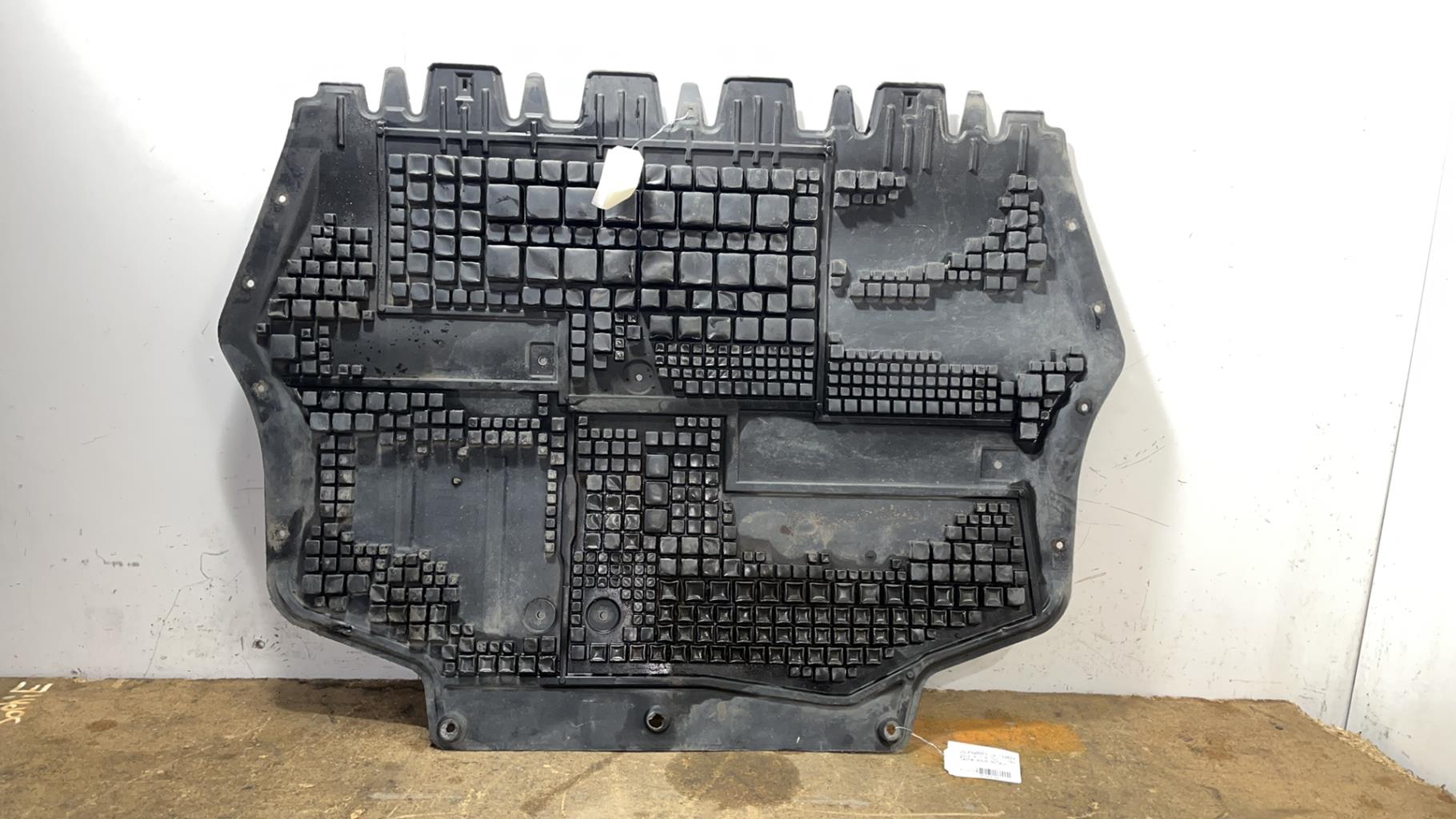 Cache sous moteur volkswagen golf 6