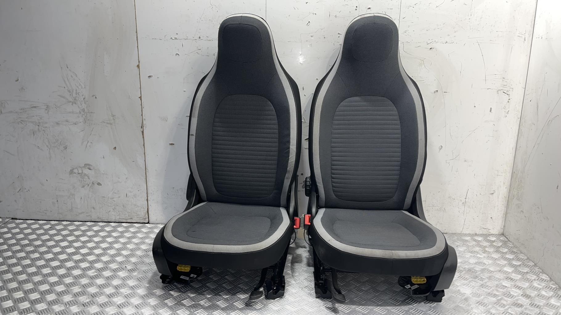 Interieur complet renault twingo 3 phase 1