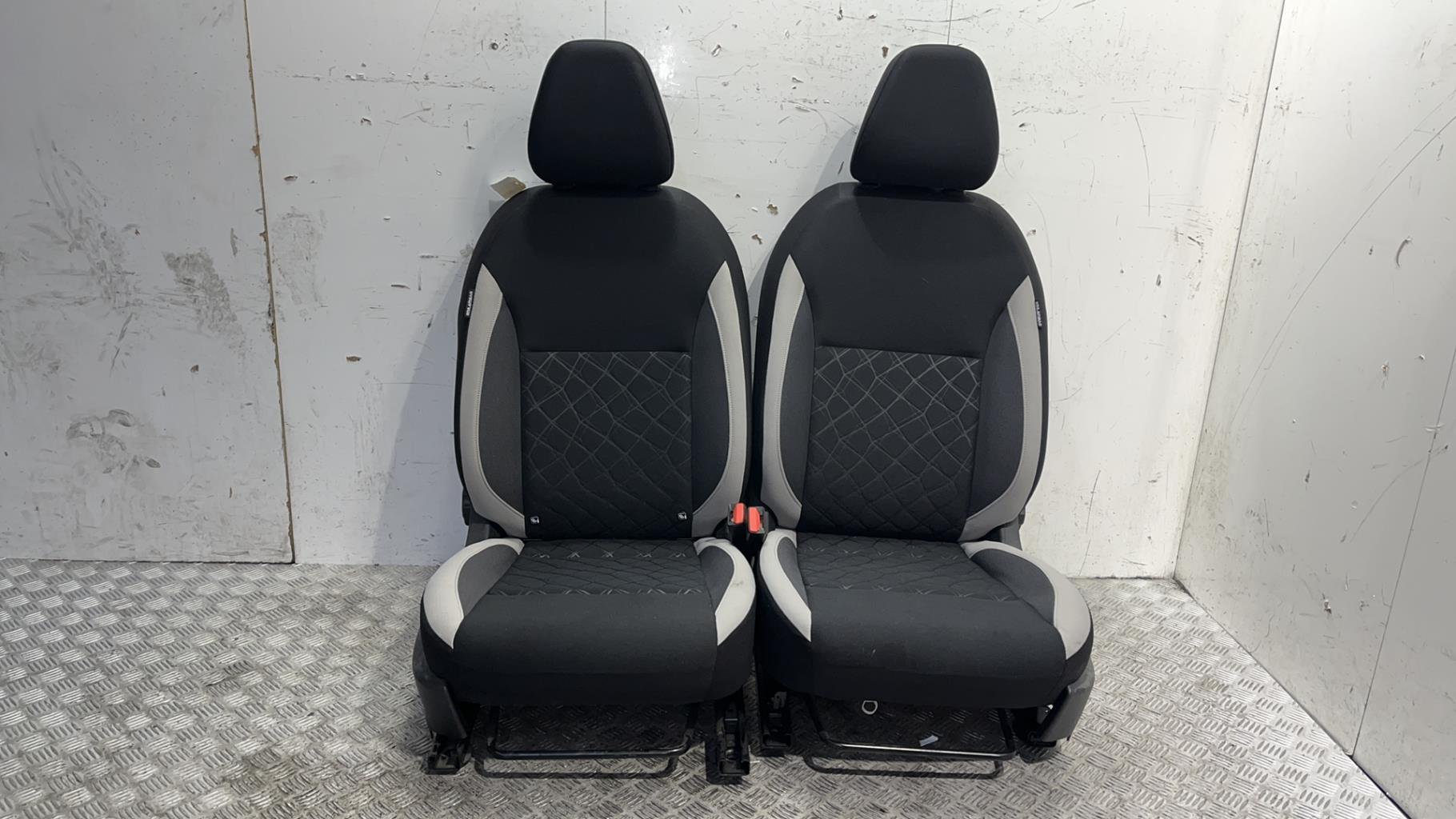 Interieur complet nissan micra 5