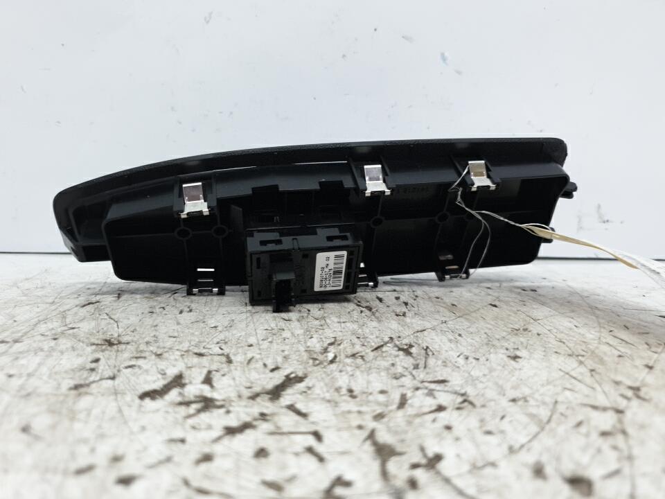 Interrupteur de leve vitre arriere droit bmw serie 1 f21 phase 2