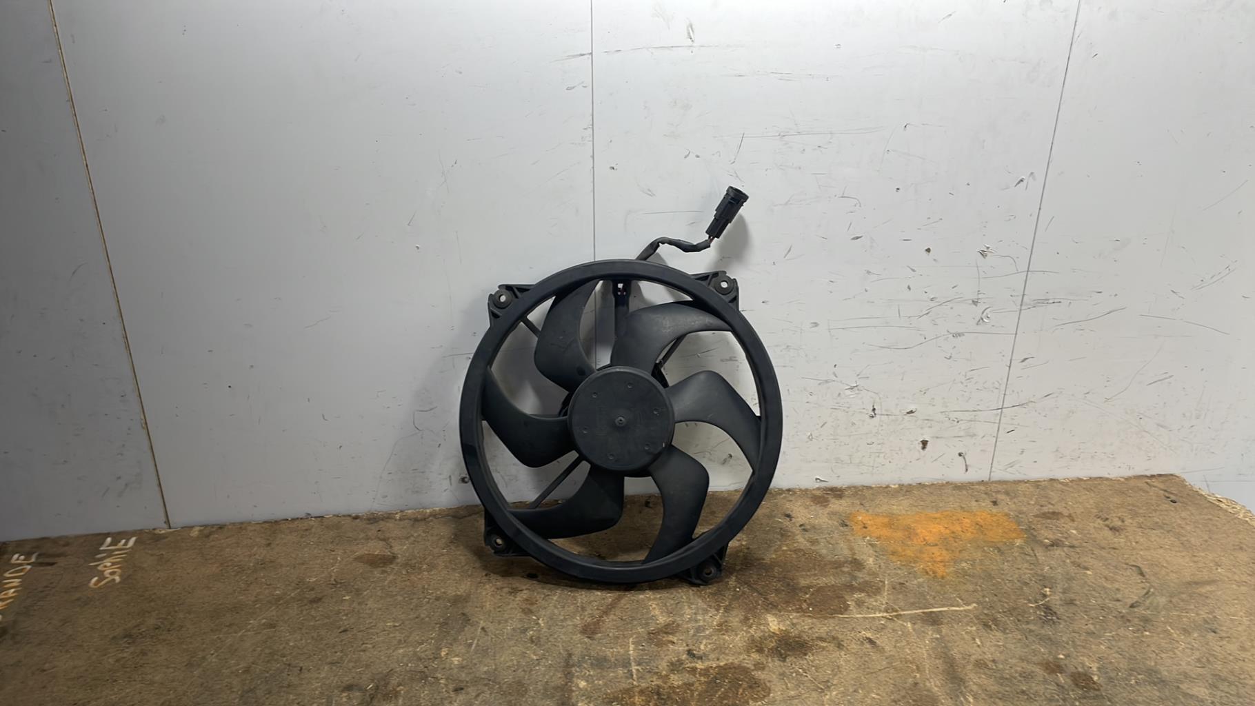 Moto ventilateur radiateur citroen c4 picasso 1