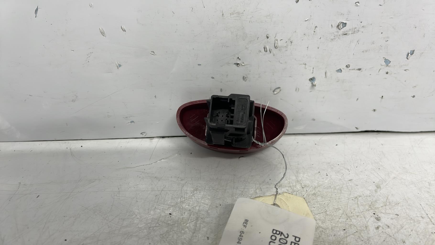 Bouton de warning peugeot 206 phase 2