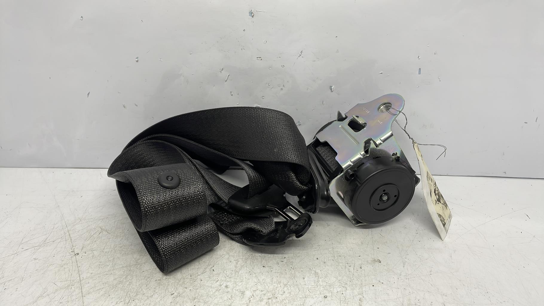 Ceinture arriere gauche opel corsa d phase 2