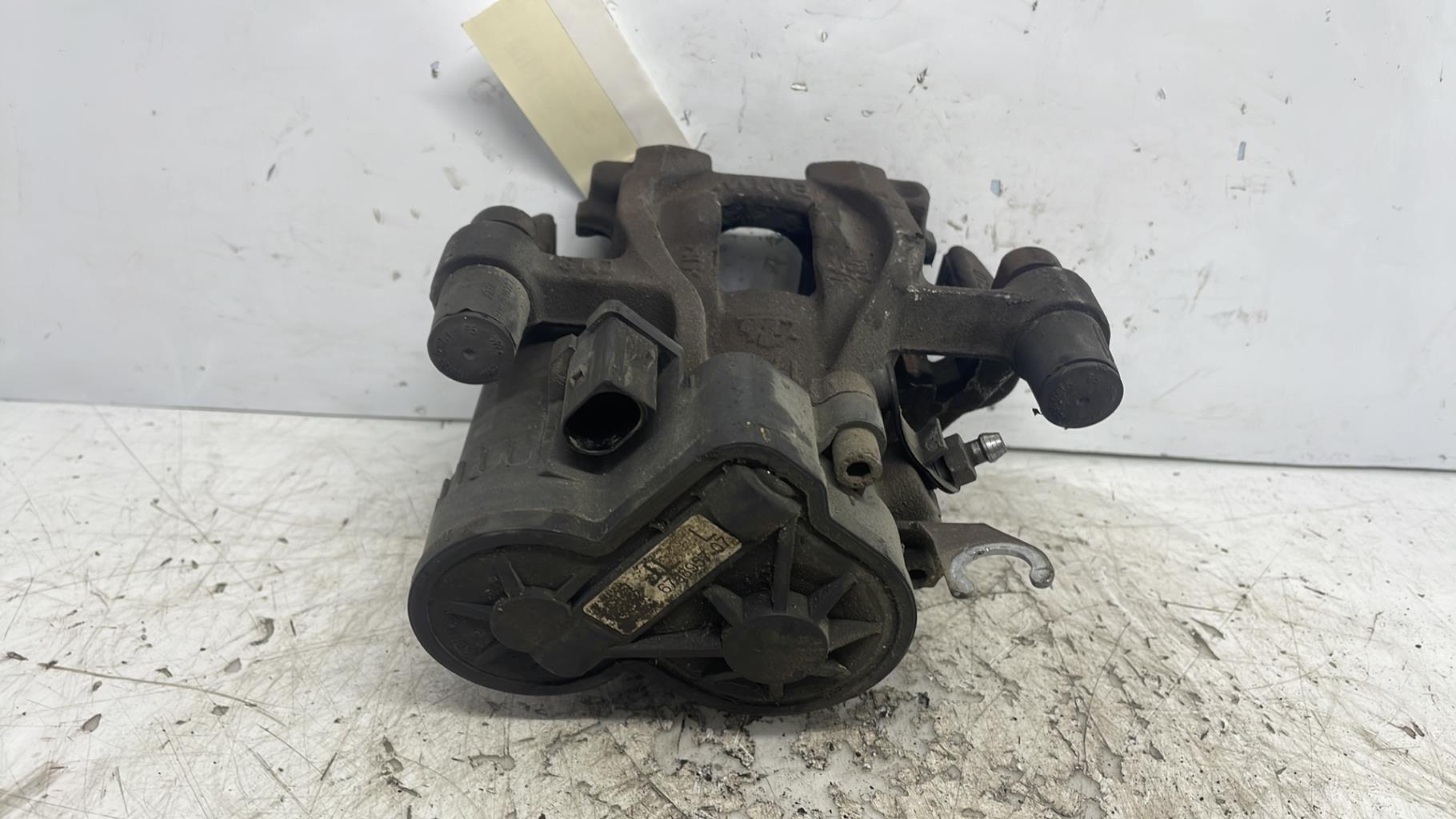 Etrier arriere gauche (freinage) bmw x1 f48 phase 1