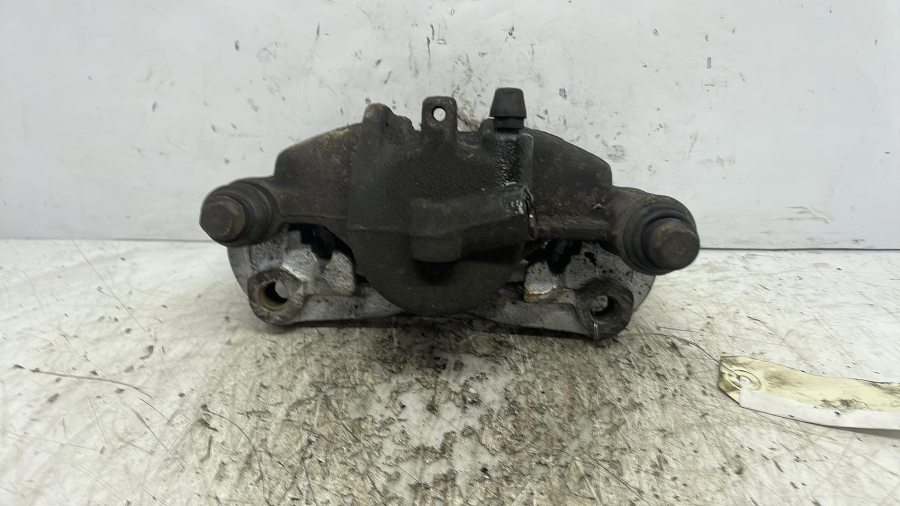 Etrier avant droit (freinage) mercedes classe v 638 phase 2