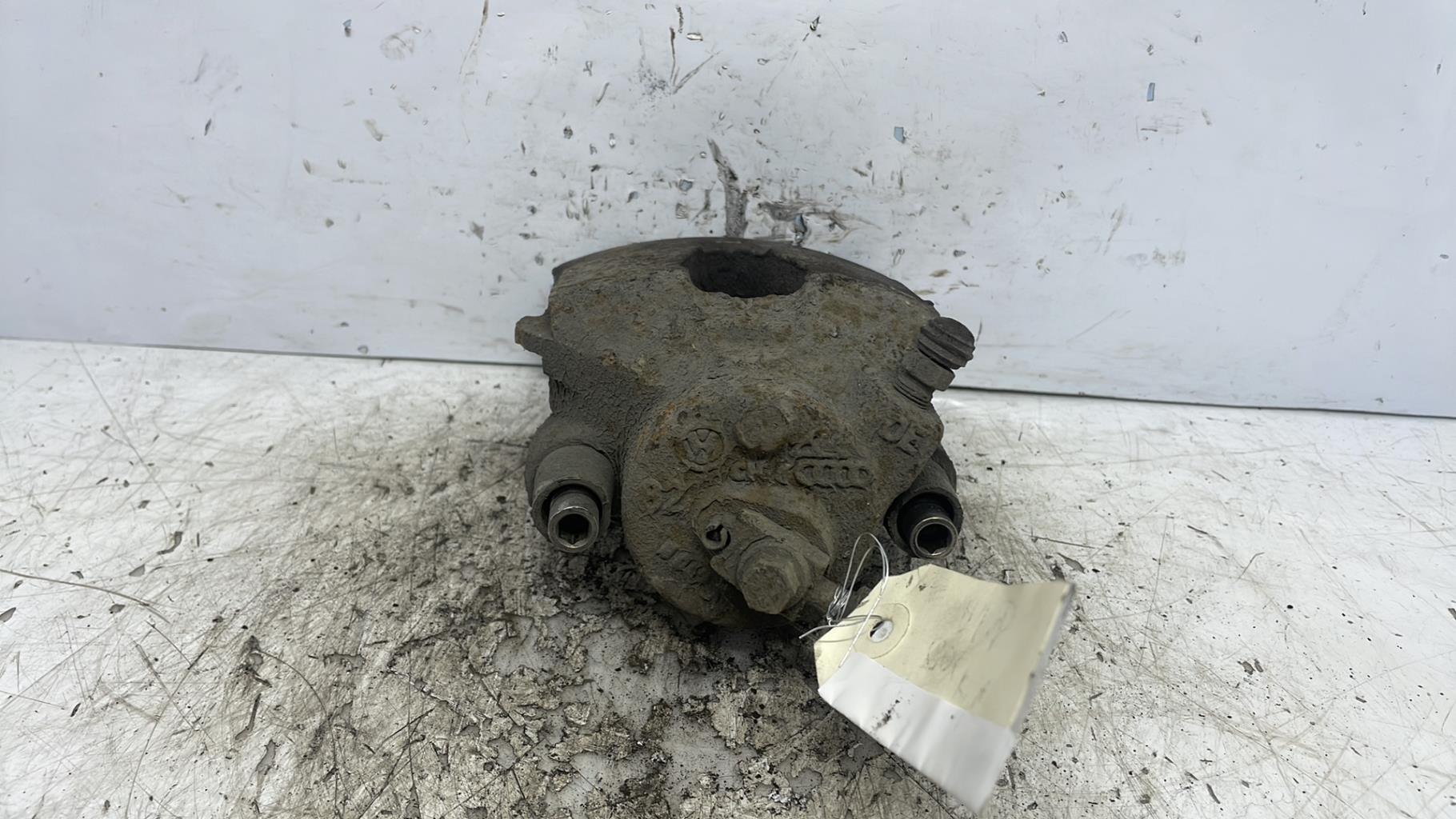 Etrier avant droit (freinage) volkswagen golf 4