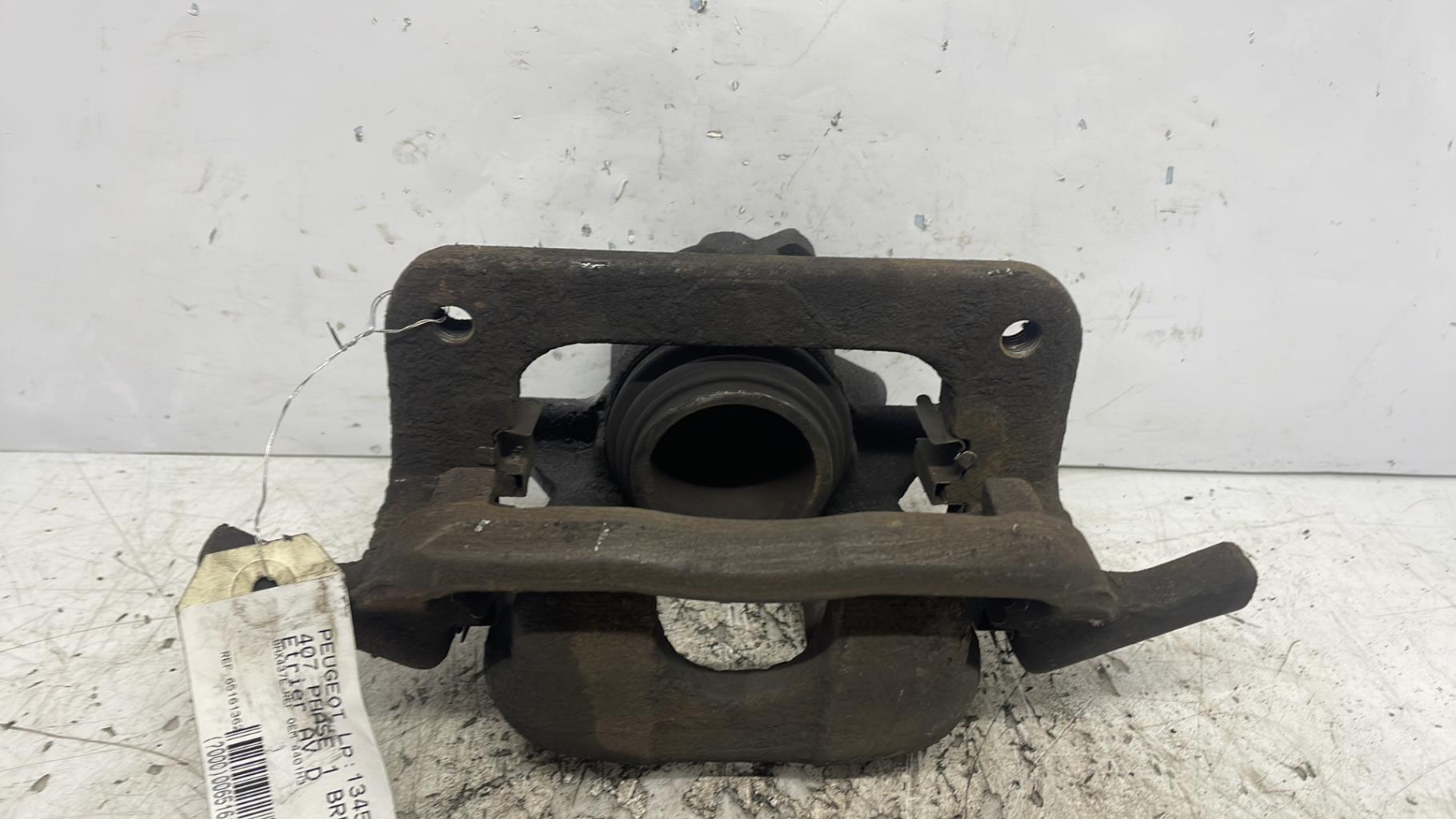 Etrier avant droit (freinage) peugeot 407 phase 1 break