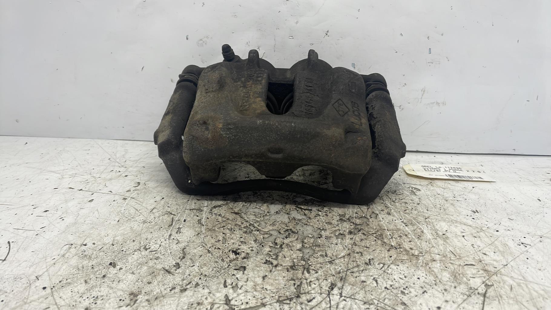 Etrier avant droit (freinage) opel vivaro 1 phase 2