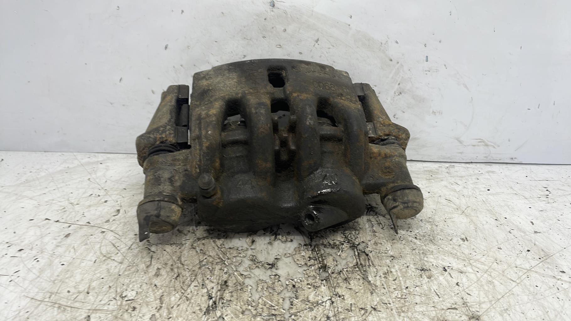 Etrier avant gauche (freinage) citroen jumper 3 phase 2