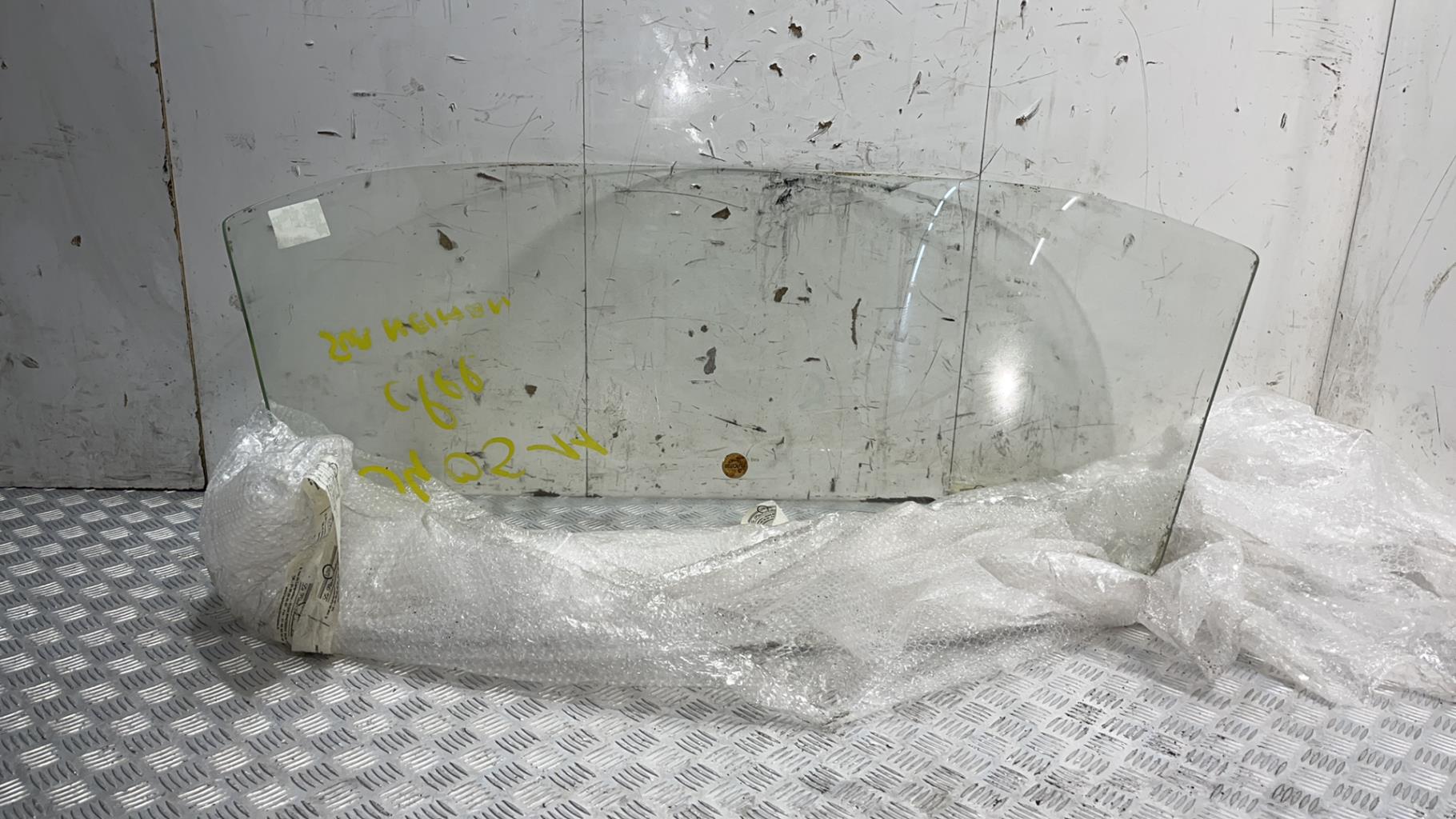 Lunette arriere CITROEN DS 19  - 1