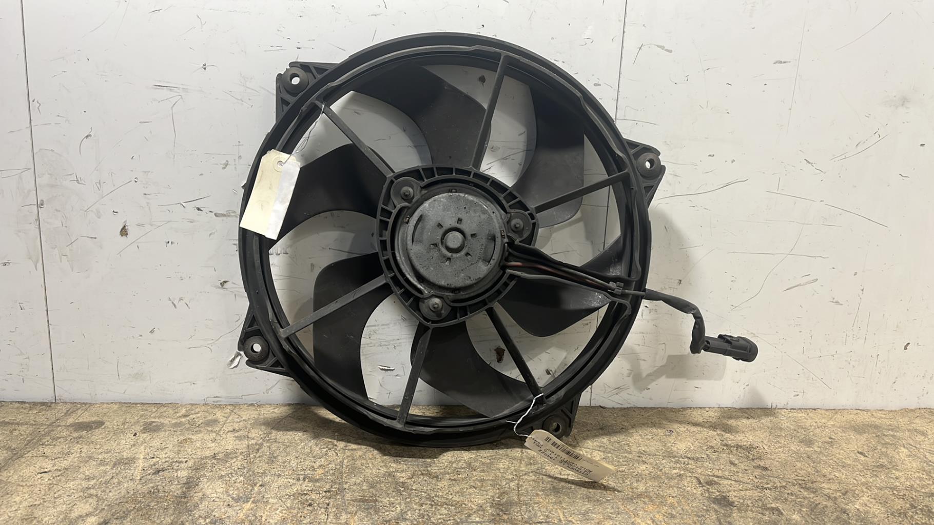 Moto ventilateur radiateur citroen c4 picasso 1